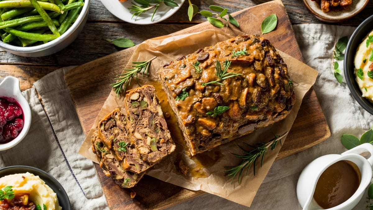 Lentil and Mushroom Meatloaf: The Vegetarian Comfort Food That Actually Satisfies