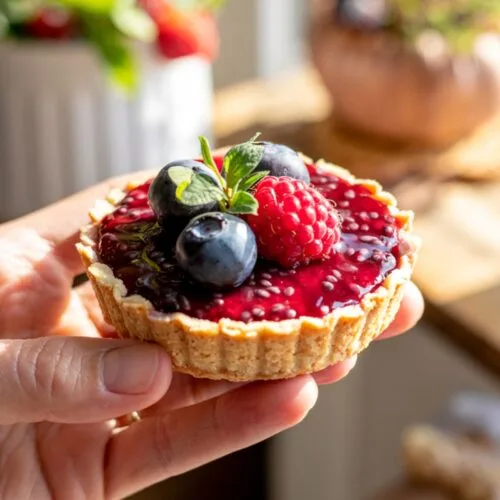 Vegan berry tartlet