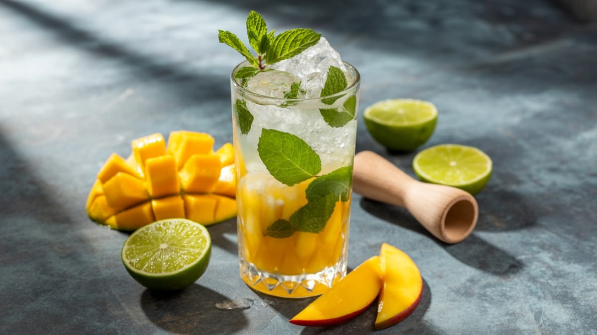 Revitalize Your Summer with Fresh Mango Mojitos - The Ultimate Tropical Cocktail