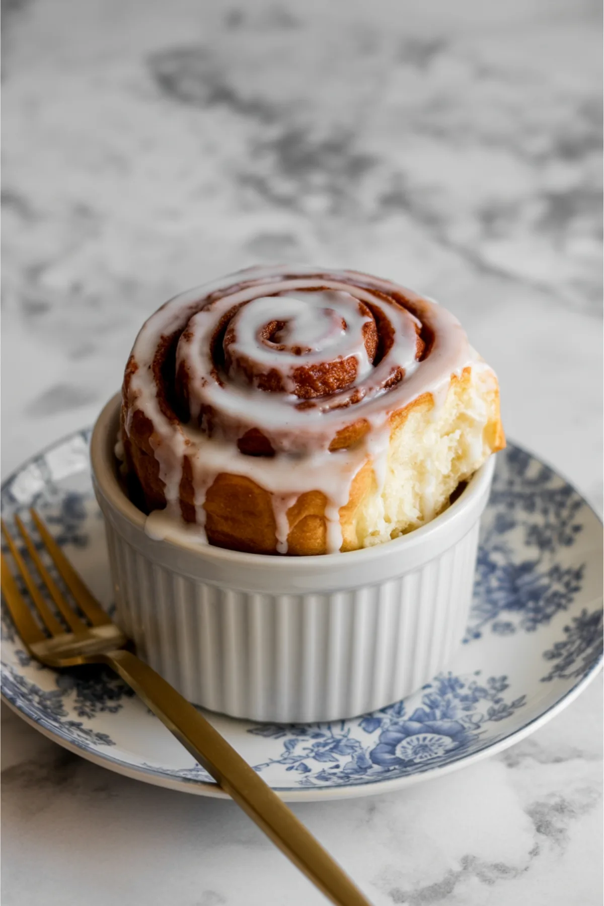1 Minute Cinnamon Roll in a Mug for Fast Sweet Fix