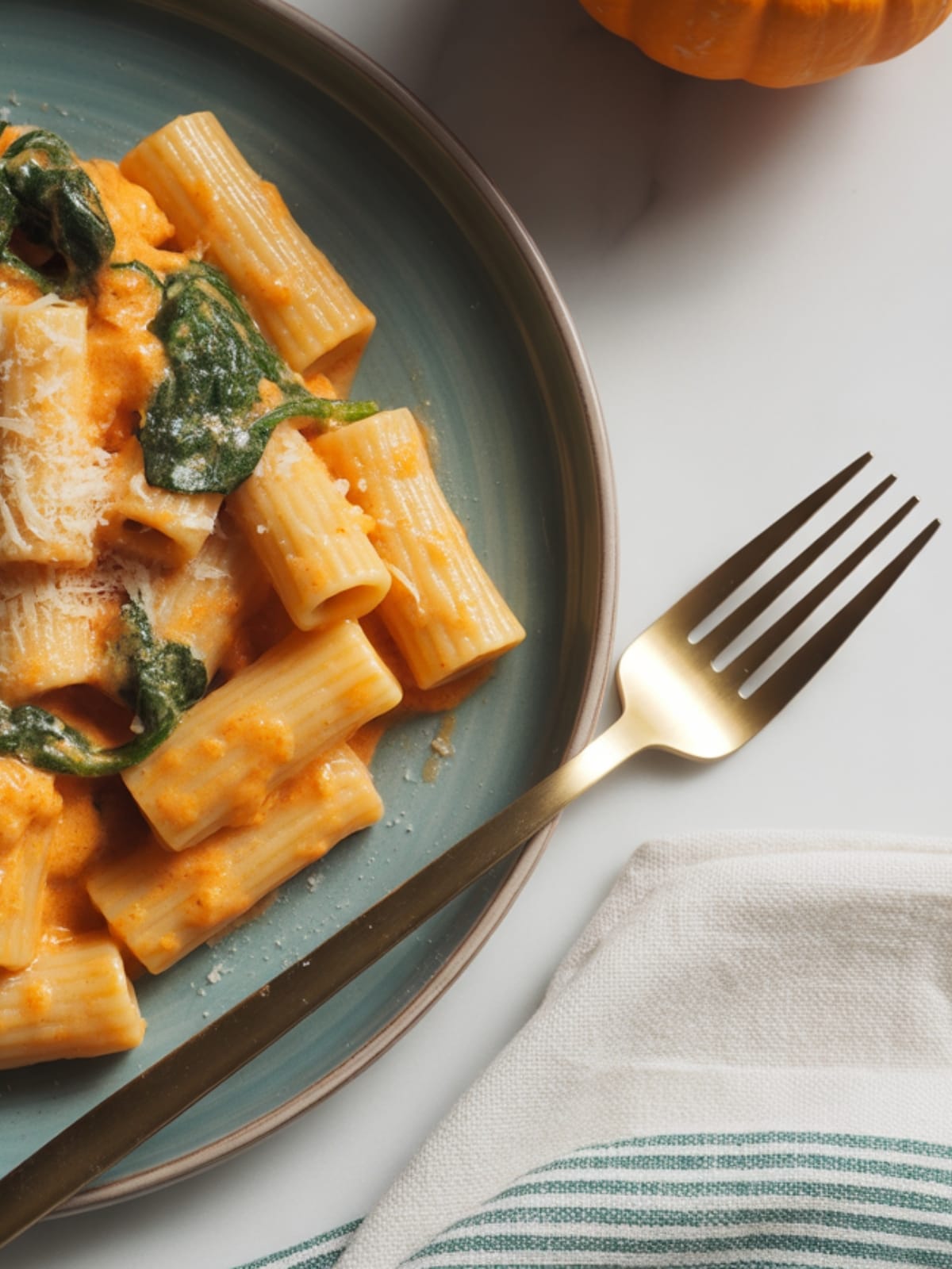 Creamy Vegan Pumpkin Pasta with Apple and Sage